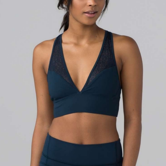 lululemon athletica Other - Lululemon Twist & Train Bra Size 6 Lace EUC